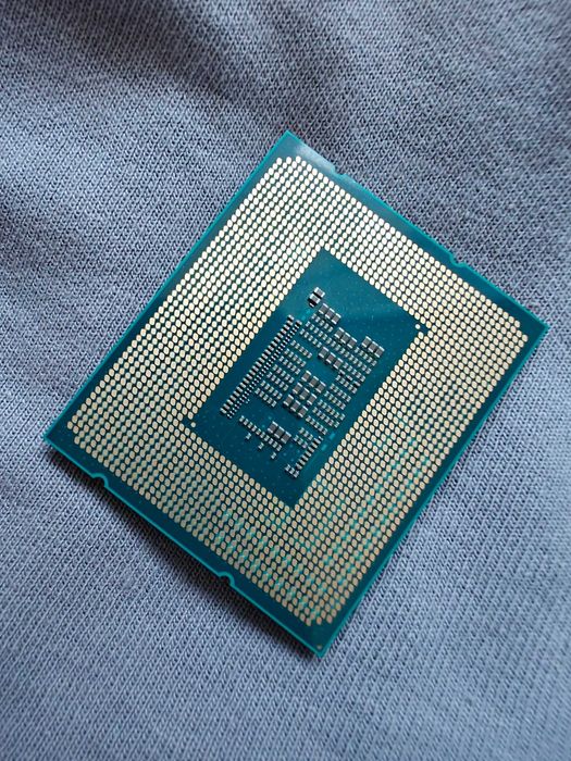Intel Core i3 12100