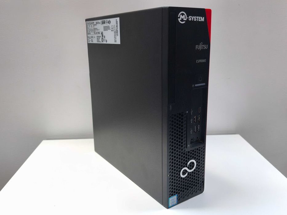 Komputer Fujitsu Esprimo D738 Intel Core i3-8100 8 GB RAM 256 GB SSD Windows 11 Pro Intel UHD Graphics 630 LAN