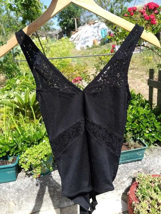 Body stradivarius preto com renda novo