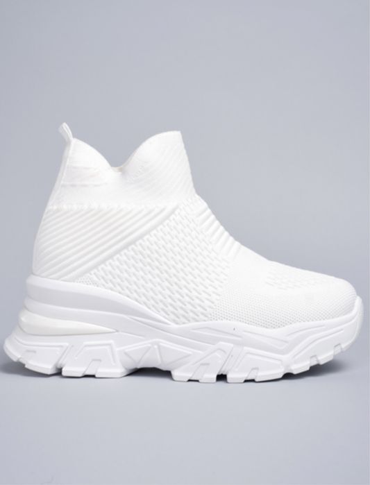 Продам нові  кросівки (кроссовки слипоны)