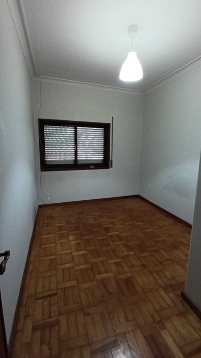 Apartamento T4 para Arrendar em Rio Tinto – Excelente Localização e Luminosidade