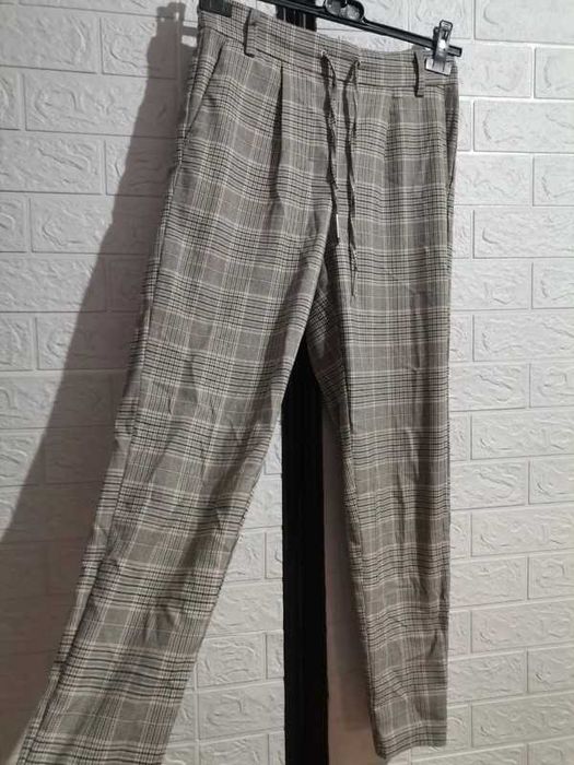 Spodnie rozmiar S wysyłki stan cena 18 zł