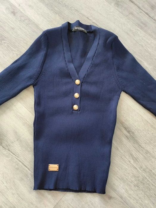 Sweterek logowany prążek rozmiar uni