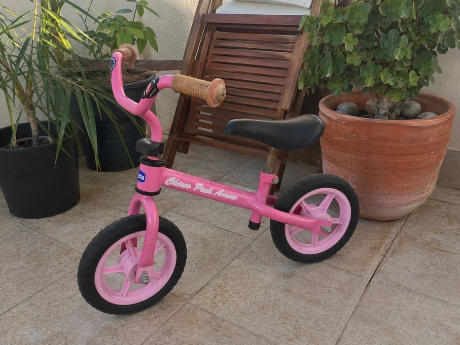 Bicicleta de equilibrio para aprendizagem Chicco Rosa