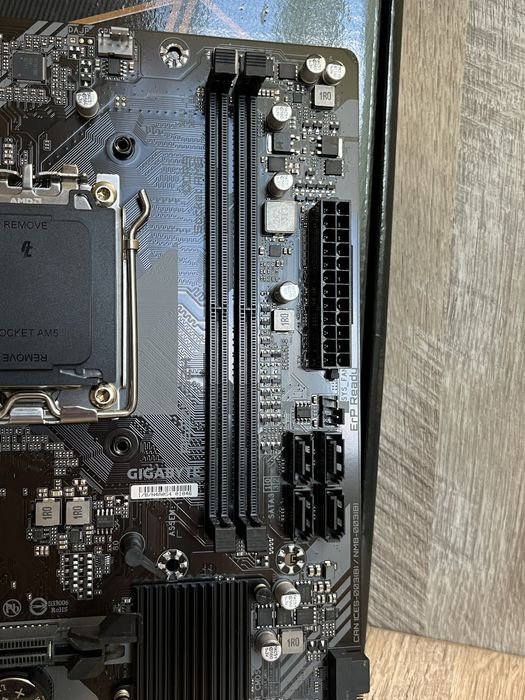 Gigabyte A620M S2H / материнська плата / AM5 / DDR5