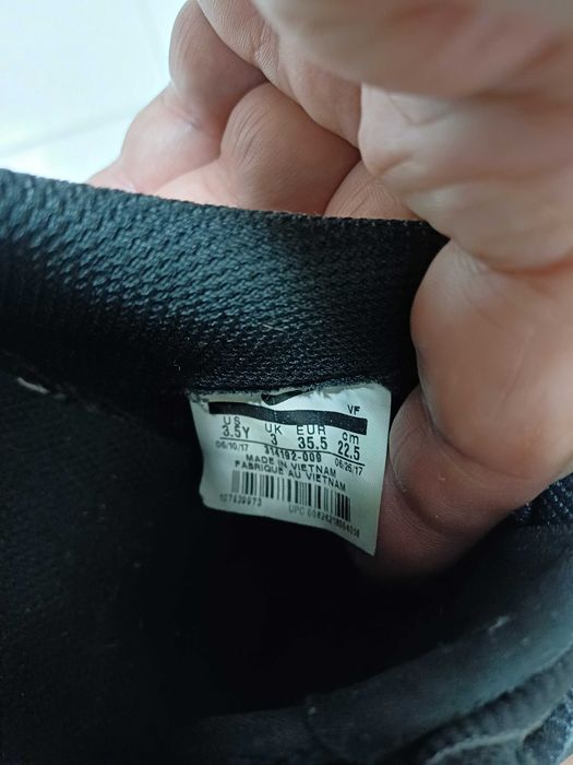 Ténis NIKE Nº35.5 pretos