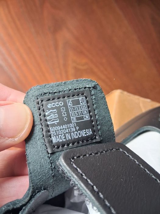 Ecco Cozmo 45, Skóra