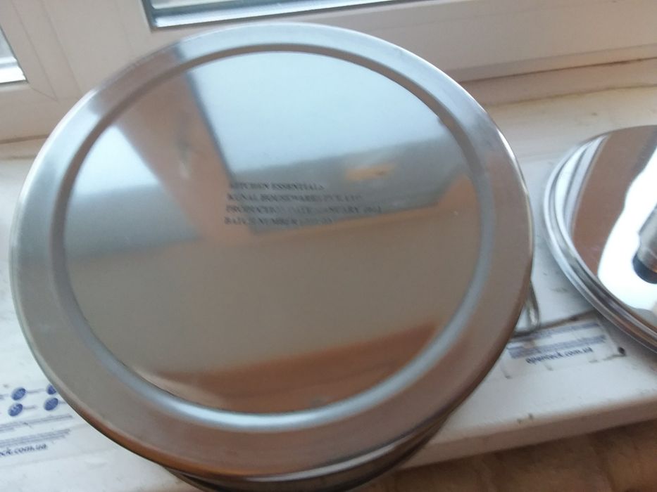 Новая кастрюля на 7 литров с нержавейки.