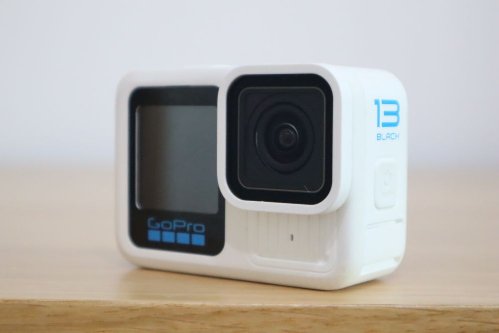 GoPro Hero 13 White (Edição limitada) + Acessórios
