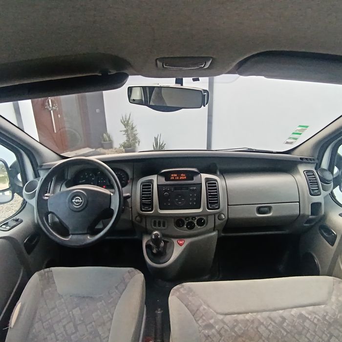 Opel Vivaro 9 lugares