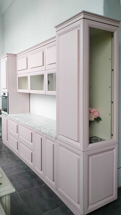 Продаж кухні з дерев'яним фасадом у відмінному стані!