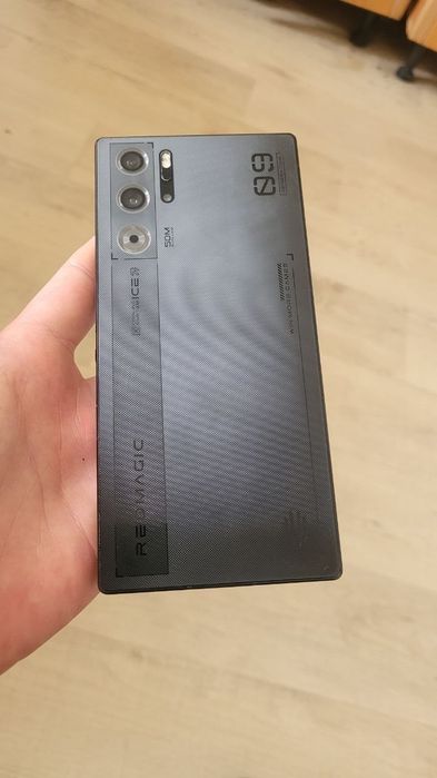 Продам red magic 9 pro 12/256 андроид 15