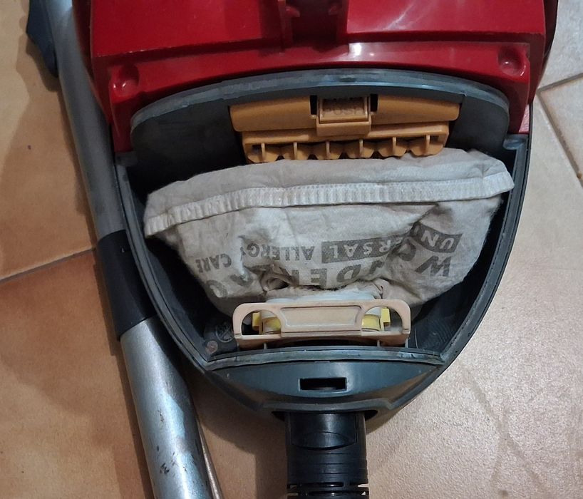 Aspirador Hoover de 1800 watts