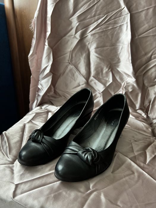 Туфлі жіночі чорні з натуральної шкіри 39 розмір