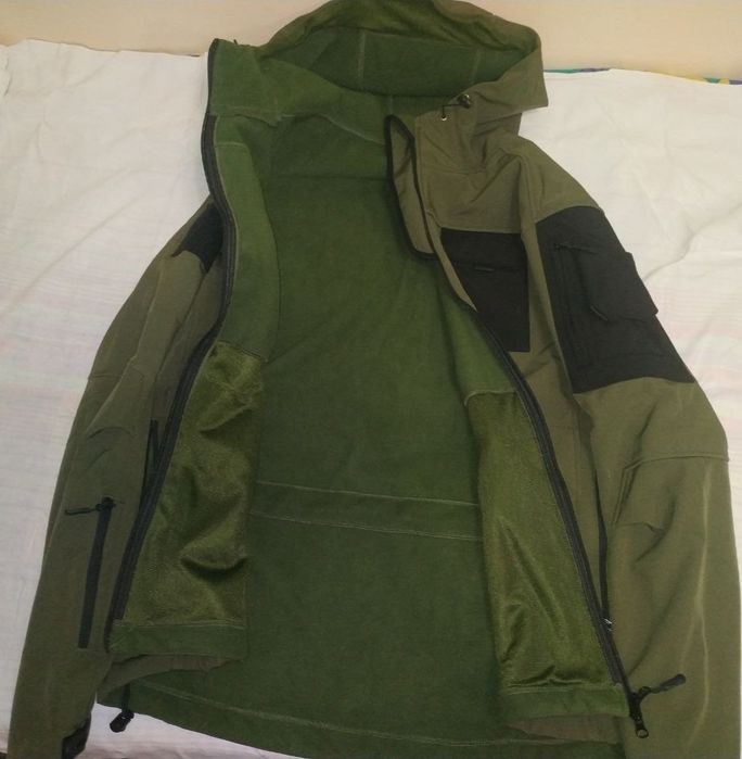 Нова чоловіча куртка