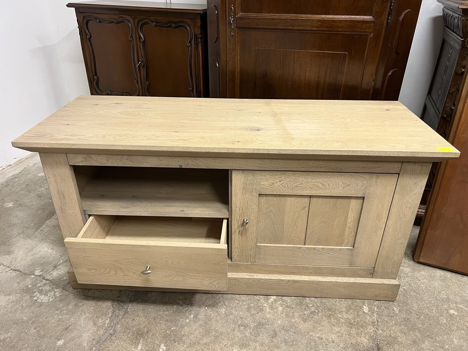 Drewniana Szafka RTV/Raty