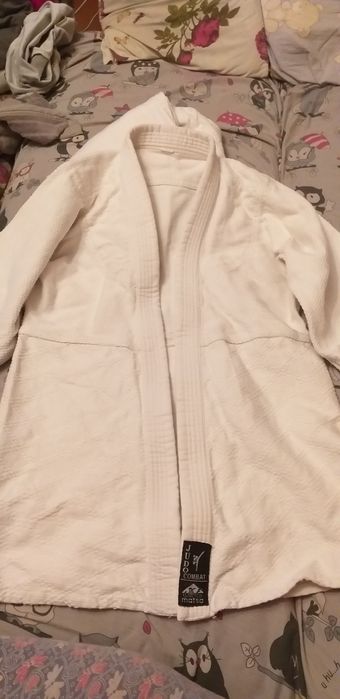 Продам кимоно белого цвета