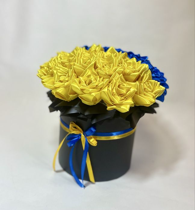 Букет з атласної стрічки