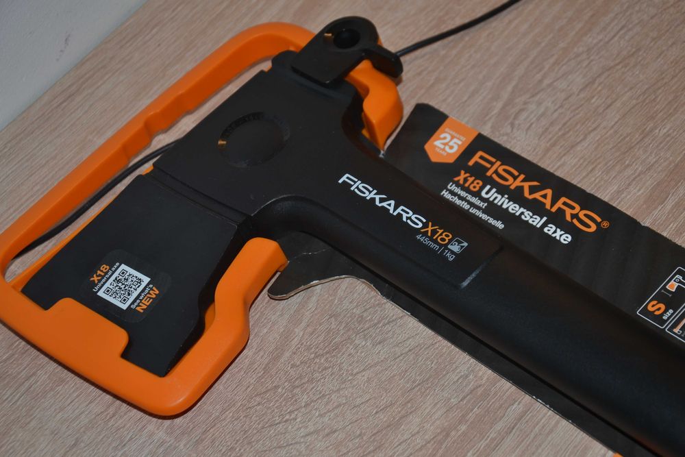 Універсальна сокира топор Fiskars 18 Finland оригінал