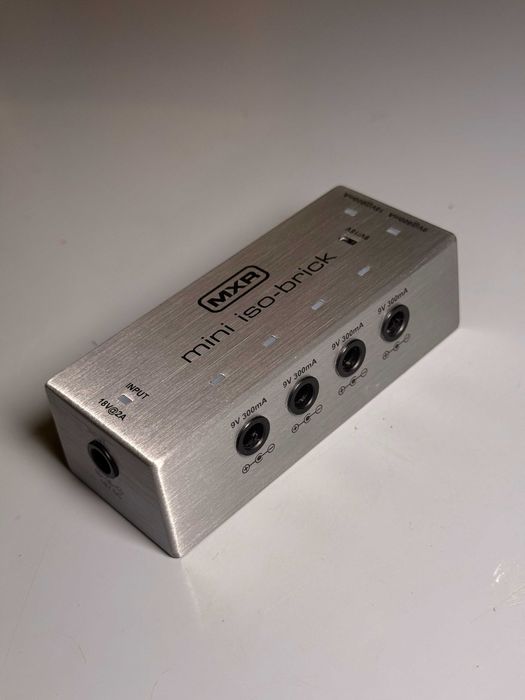 MXR M239 Mini Iso-Brick – zasilacz do efektów + dodatkowe kable