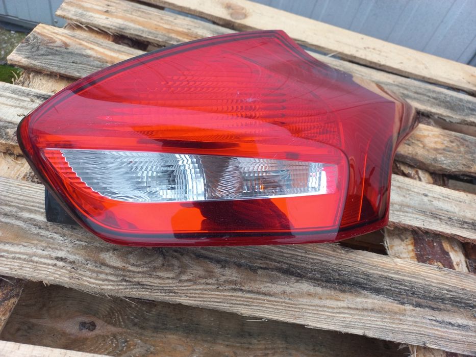Lampa tył tylna prawa ford Focus mk3 lift hatchback hb