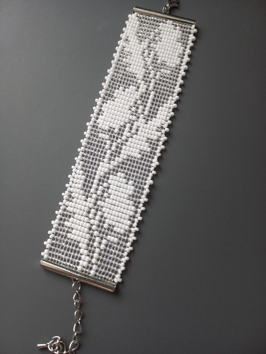 Браслет з чеського бісеру ручної роботи.