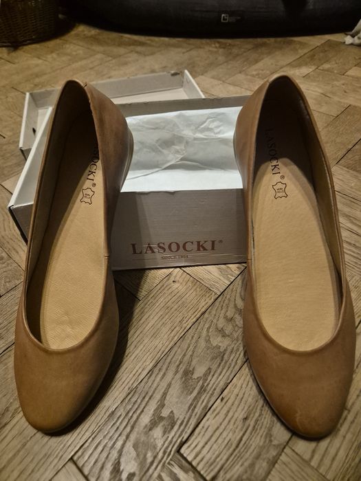 Skórzane Czółenka Lasocki rozm 42