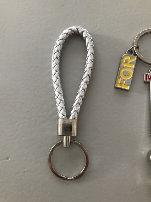 Брелок на ключи: 40 грн. - Авто інструменти, набори ключів Харків на Olx