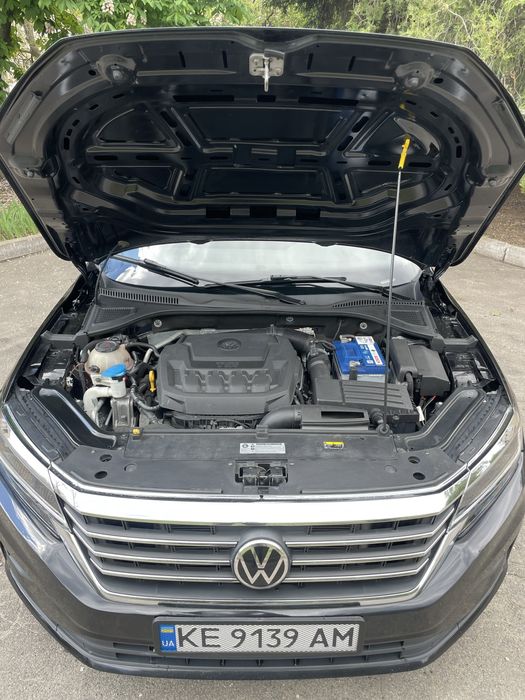 VW passat 2020року