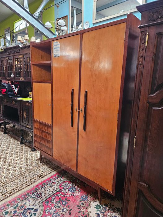 Roupeiro vintage - óptimo estado geral