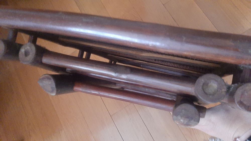 Mesa de apoio em madeira  dobrável