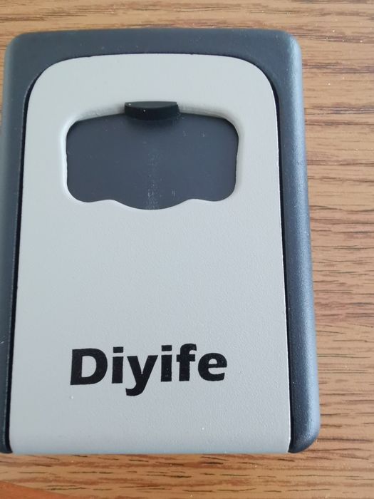 Nowy sejf na np klucze firmy Diyife