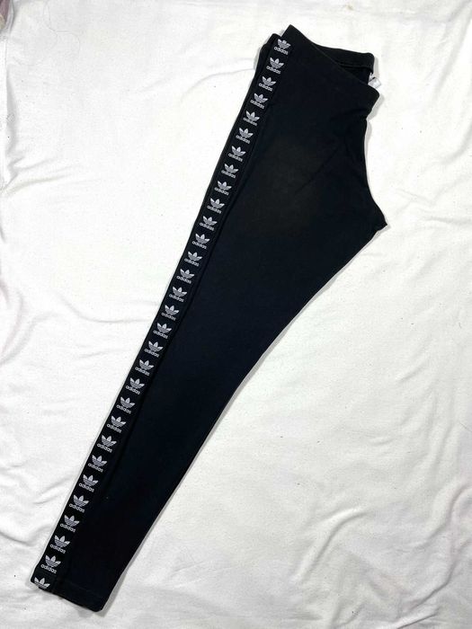 Adidas czarne legginsy z taśmą S