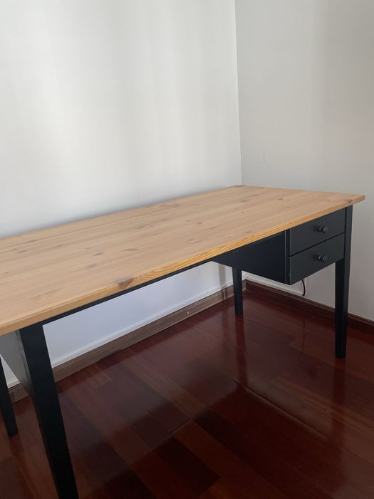 Secretaria IKEA de madeira