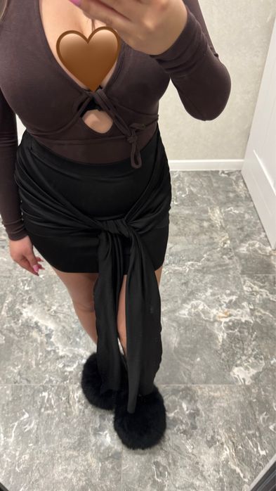 Спідниця з шлейфом