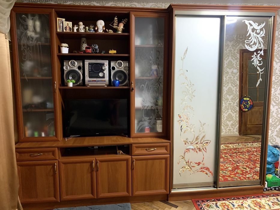 Продам стінку у вітальню