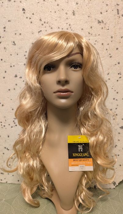 Peruka kręcona blondynka