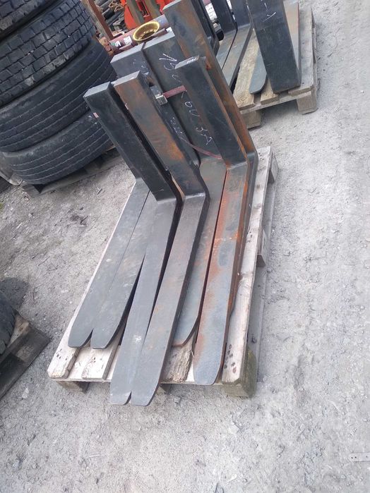 widły masztu wózka widłowego