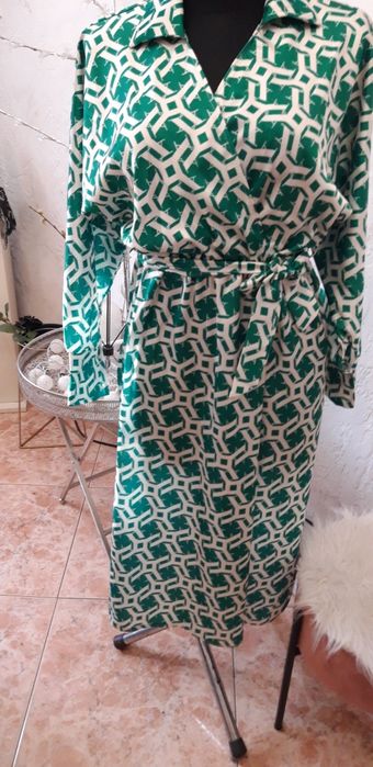 Satynowa damska sukienka