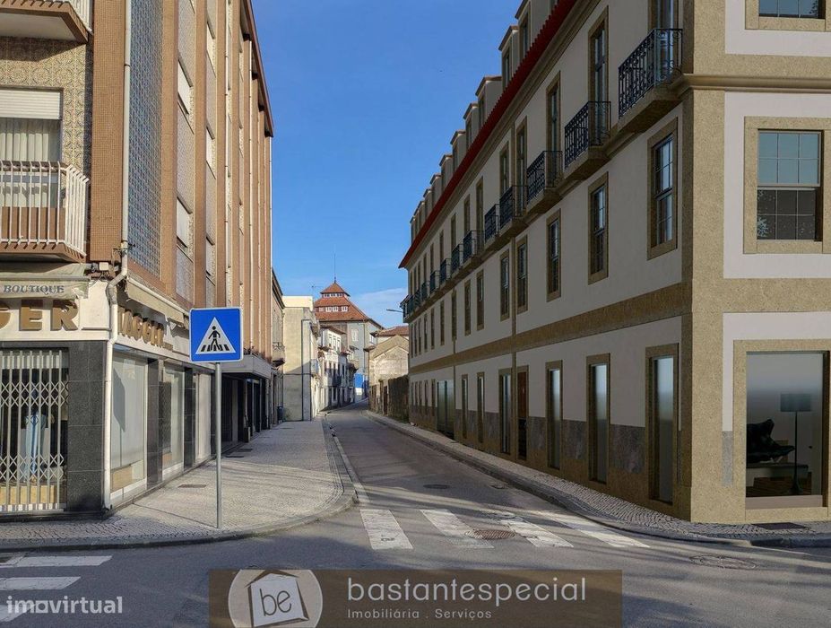 Oliveira Plaza — Oliveira De Azeméis, Santiago De Riba-Ul, Ul, Macinhata Da Seixa E Madail, Aveiro