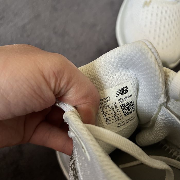 Жіночі кросівки New Balance 860. P. 39.