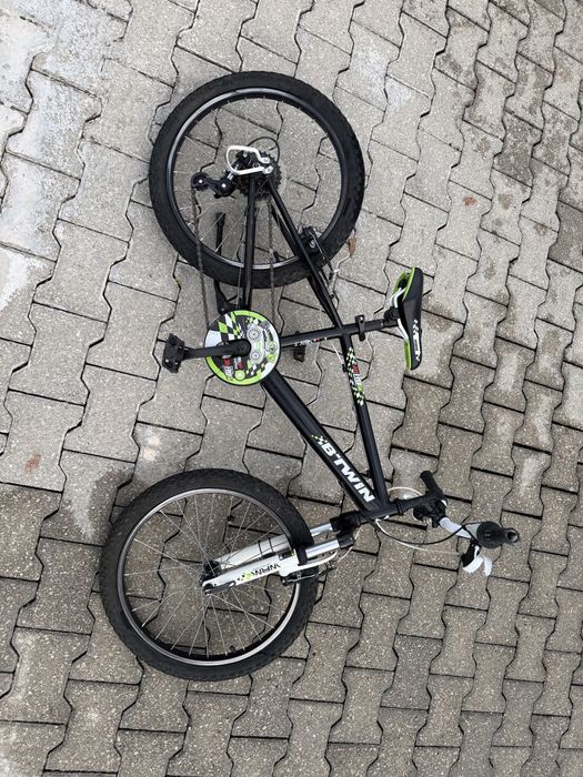 Bicicleta B’TWIN Roda 20 x 1,95