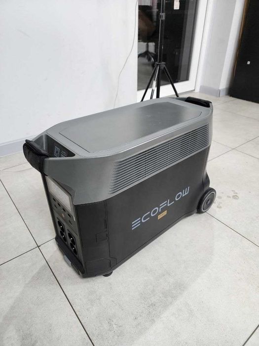 Зарядна станція EcoFlow DELTA Pro