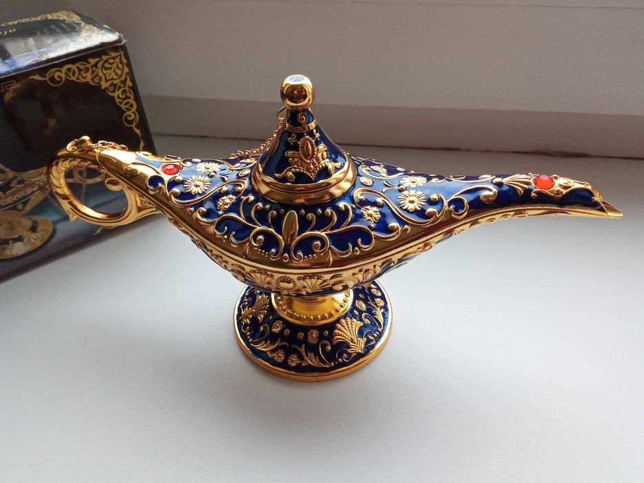 Восточная лампа Аладдина для украшения интерьера