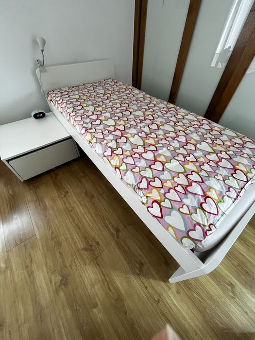 2  Camas de solteiro + gavetões IKEA