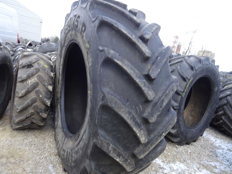 Opona 650/75R38 Continental SVT (2700 netto)
