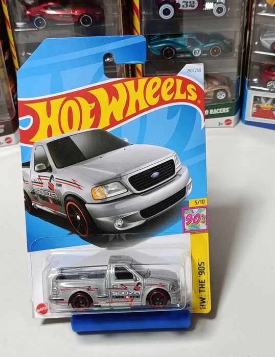 Hot Wheels 99 Ford F-150 SVT Lightning