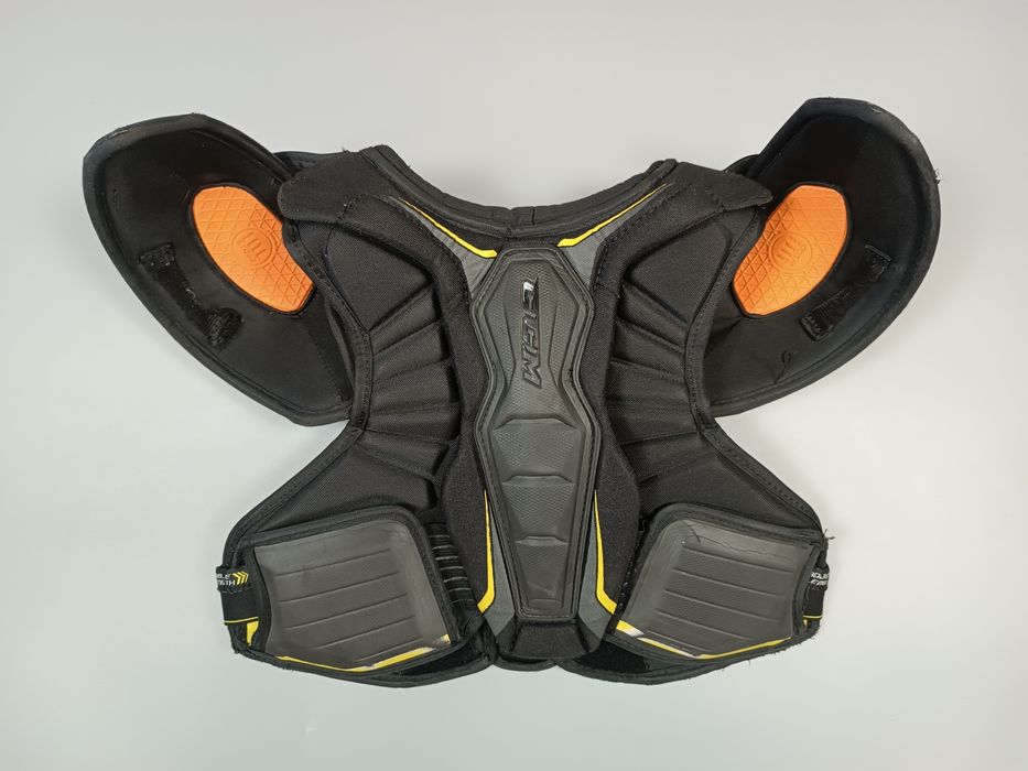 Хоккейный нагрудник CCM Tacks 9080 (размер JR) в отличном состоянии!