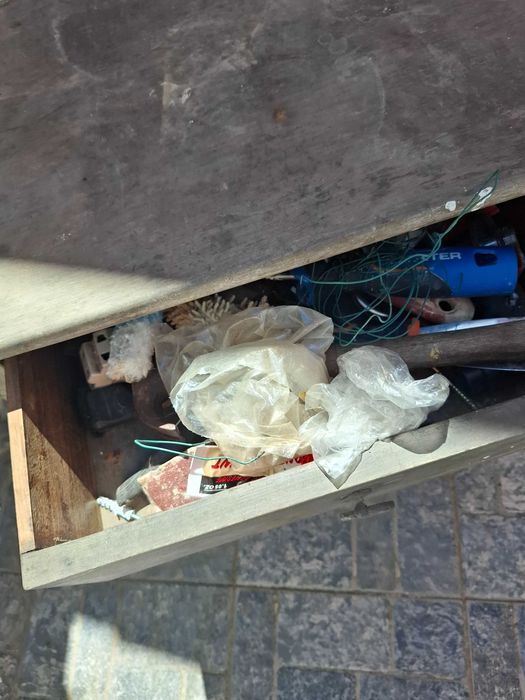Mesinha de cabeceira  para restaurar
