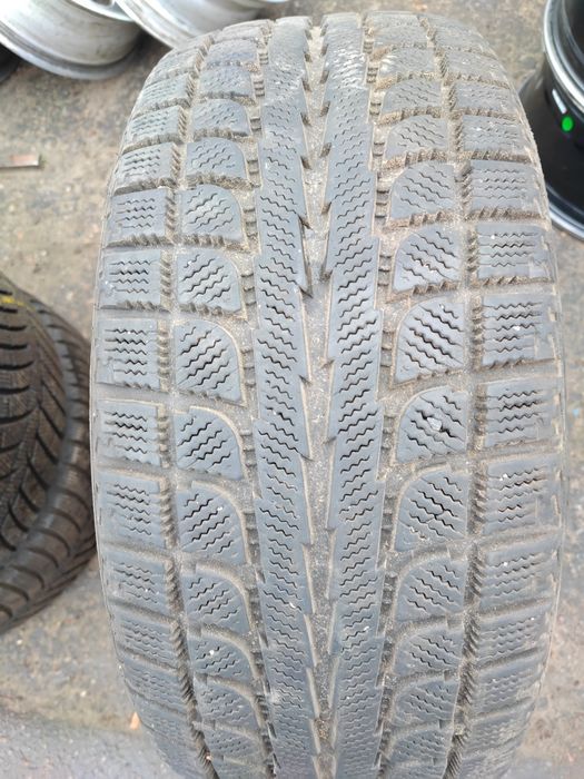 Шины 215/45/17 Antares Grip 20